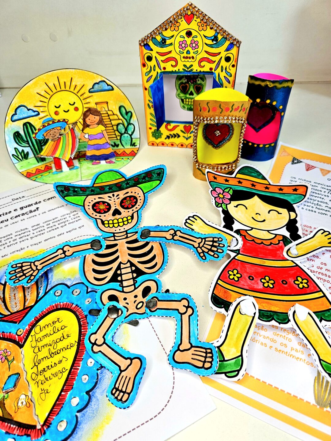 Arte Mexicana : atividades criativas com fantoches, nichos, caveiras e alebrijes!